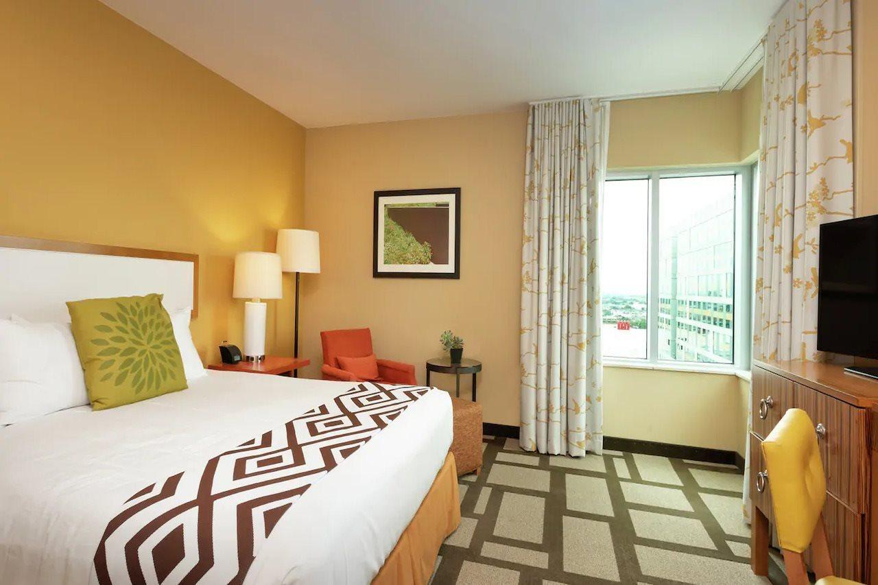 Embassy Suites Houston - Downtown Eksteriør bilde