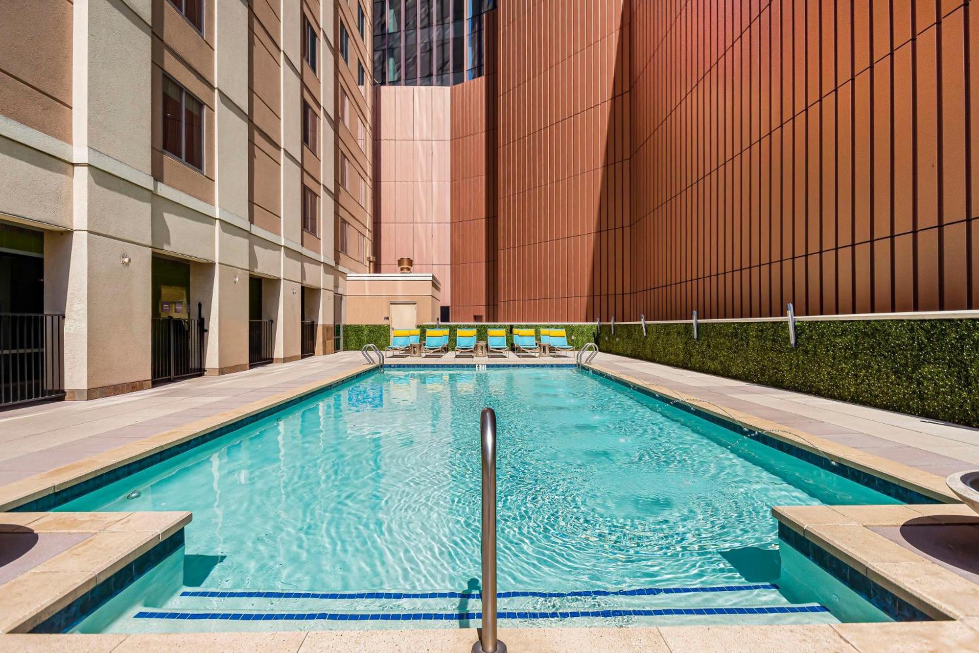 Embassy Suites Houston - Downtown Eksteriør bilde